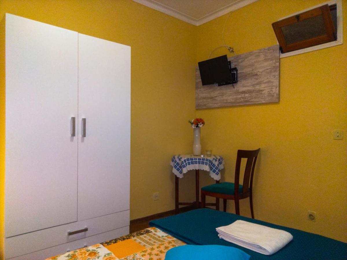 Friends In Braga - Charming Bedrooms In The Historic Center Bagian luar foto