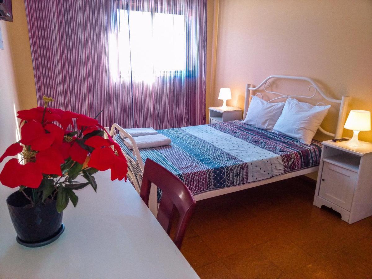 Friends In Braga - Charming Bedrooms In The Historic Center Bagian luar foto